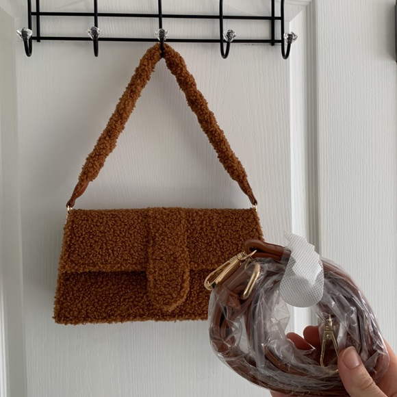 Moda Luxe Brown Sherpa Handbag - Picture 12 of 16